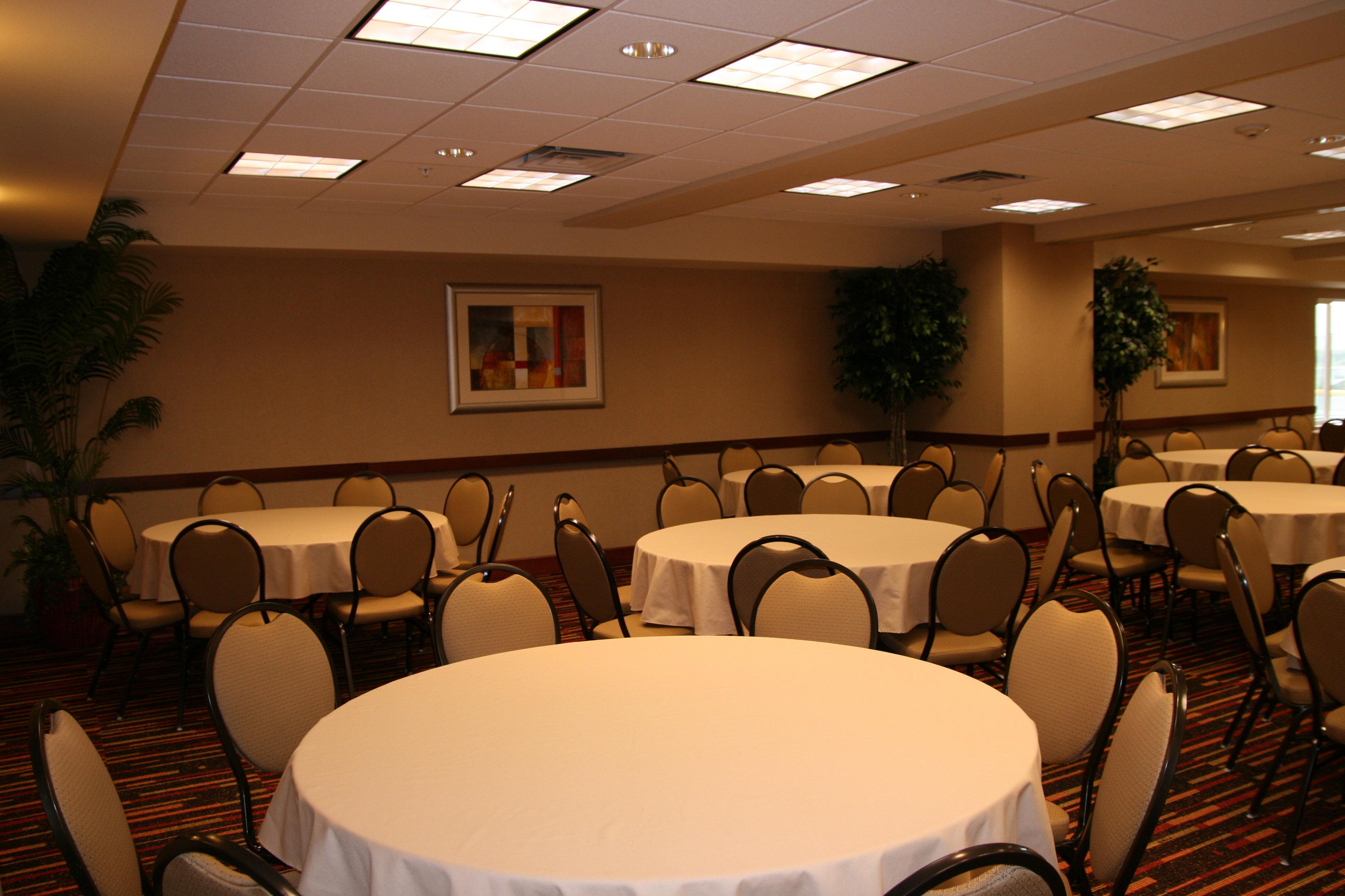 Holiday Inn Express Hotel & Suites Chehalis - Centralia, An Ihg Hotel Facilities photo